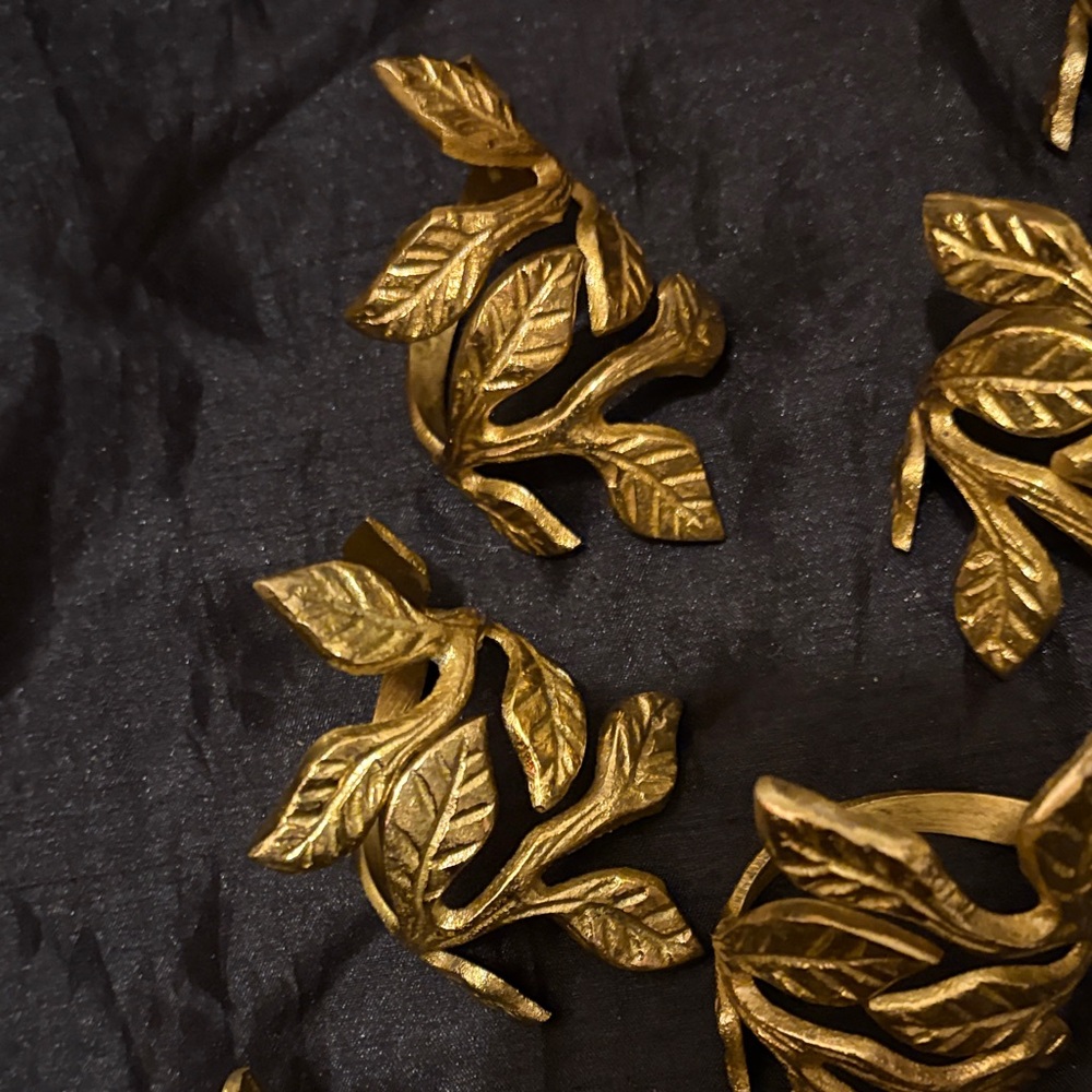 Gold Leaf Napkin Rings - Picture 3 of 8